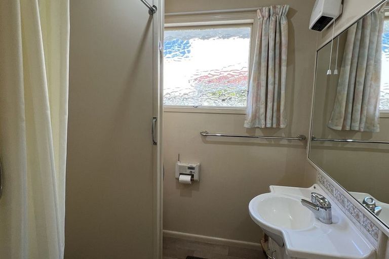 Photo of property in 2/74 Saint James Avenue, Papanui, Christchurch, 8053