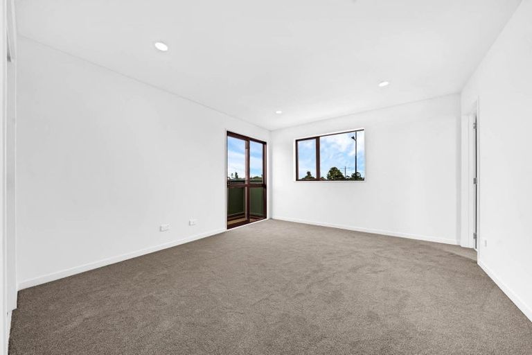 Photo of property in 49 Maungakaraka Road, Karaka, 2580