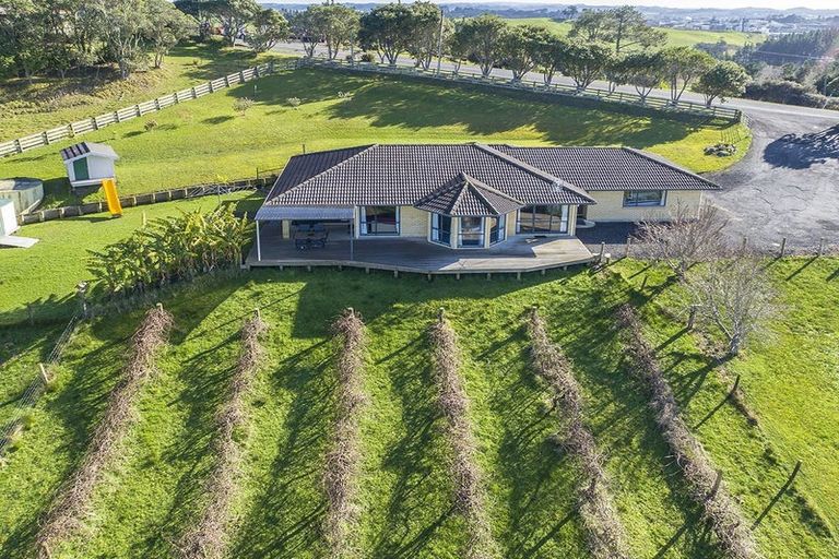 Photo of property in 128 Spur Road, Stillwater, Silverdale, 0993