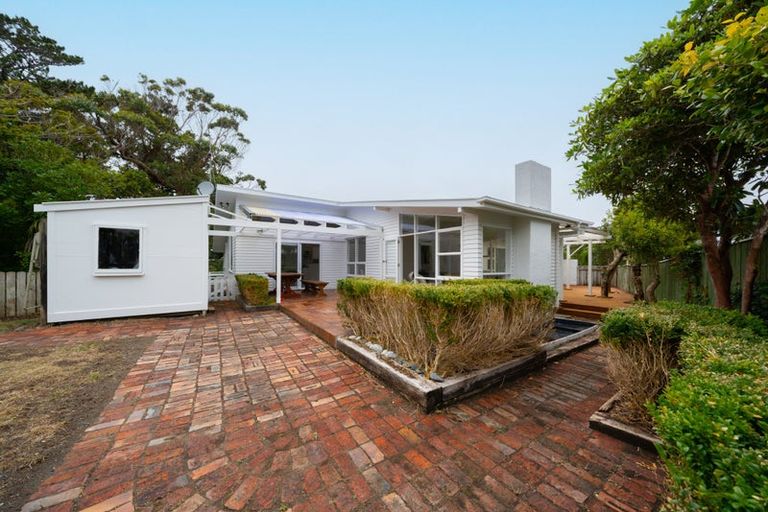 Photo of property in 5 Chudleigh Grove, Churton Park, Wellington, 6037