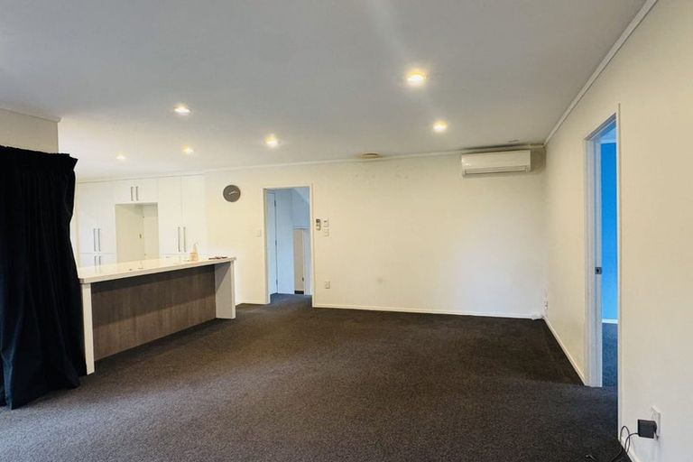 Photo of property in 27 Northpark Avenue, Northpark, Auckland, 2013