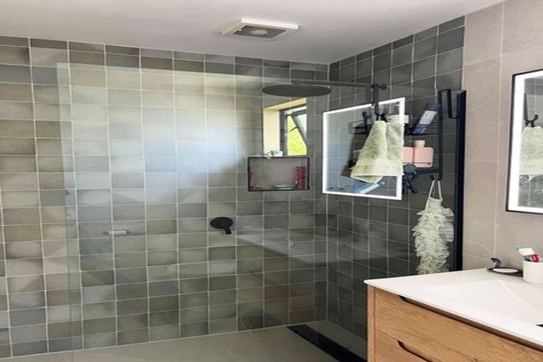 Photo of property in 131 Maunsell Road, Port Waikato, Tuakau, 2695