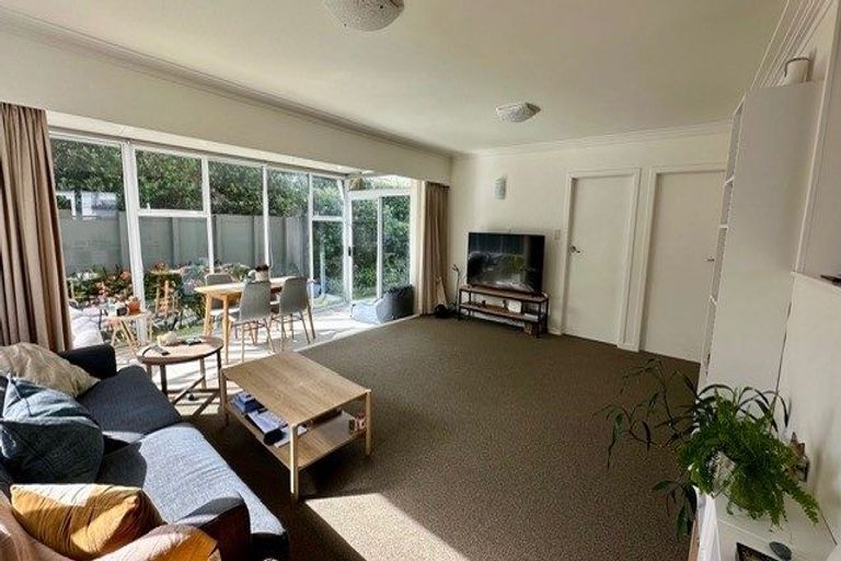 Photo of property in 4/23 Craig Road, Milford, Auckland, 0620
