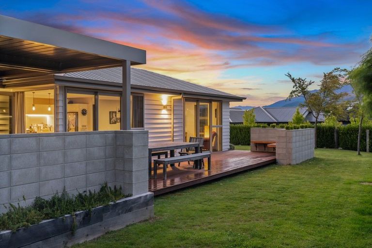 Photo of property in 74 Myles Way, Lower Shotover, Queenstown, 9304