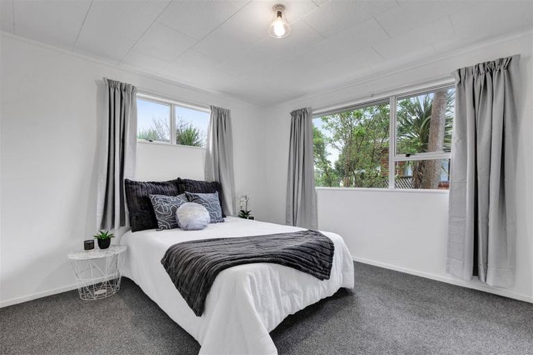 Photo of property in 2/18 Culzean Grove, Bell Block, New Plymouth, 4312