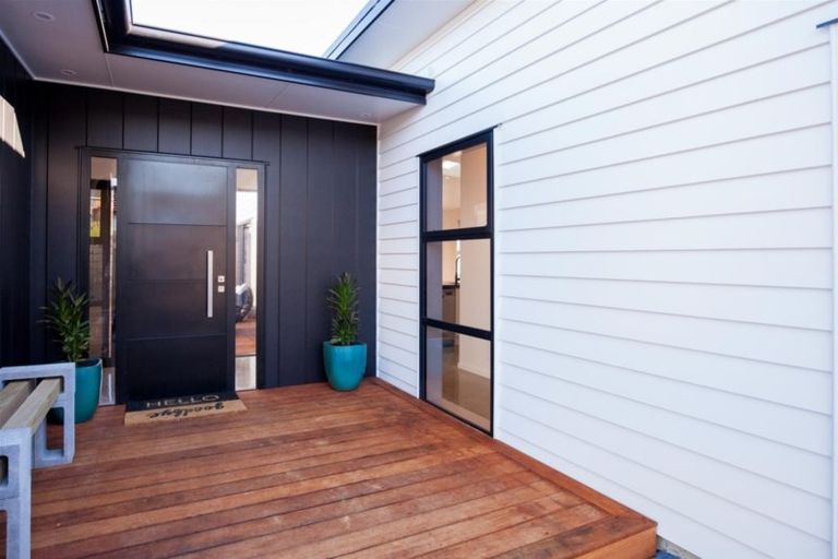 Photo of property in 41 Cyrus Street, Whalers Gate, New Plymouth, 4310