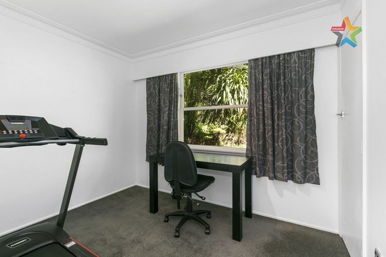 Photo of property in 80 Korokoro Road, Korokoro, Lower Hutt, 5012