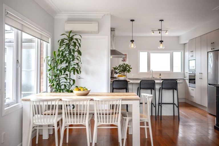 Photo of property in 20 Bradbury Road, Botany Downs, Auckland, 2010