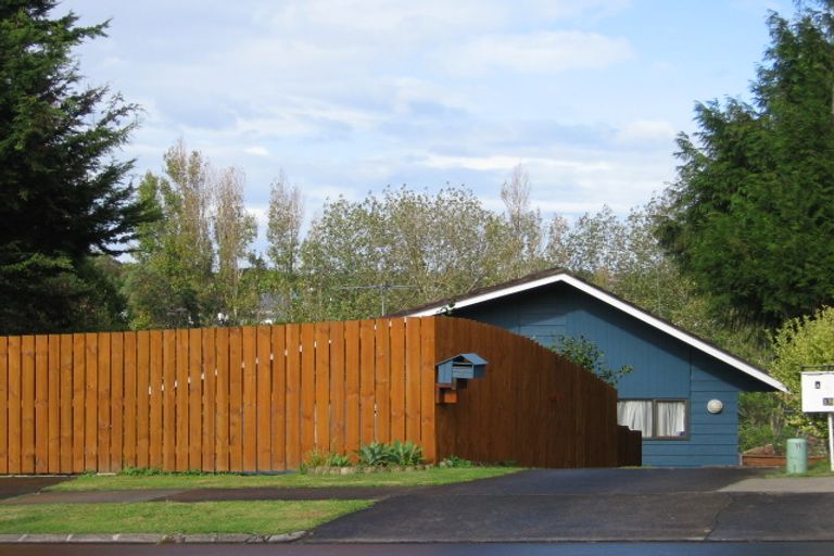 Photo of property in 16 Regia Close, Half Moon Bay, Auckland, 2012