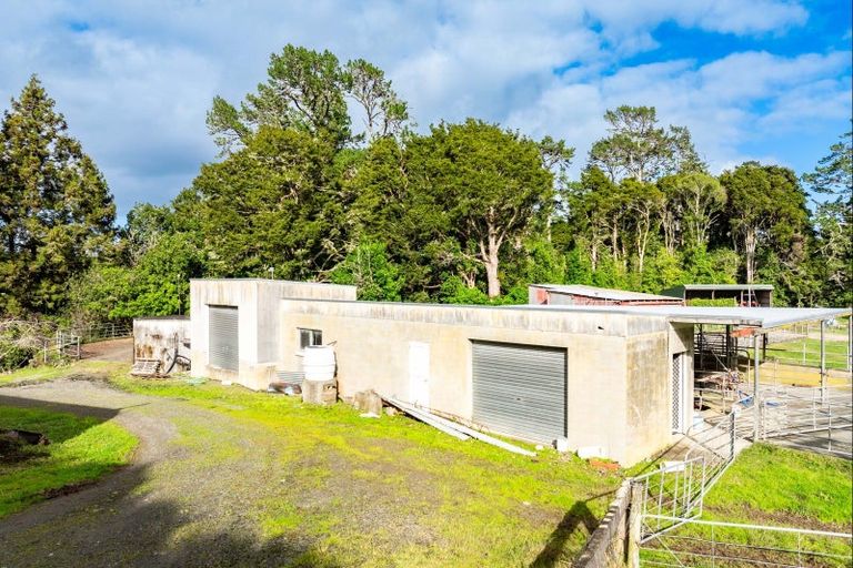 Photo of property in 348 Tauraroa Road, Maungakaramea, 0178