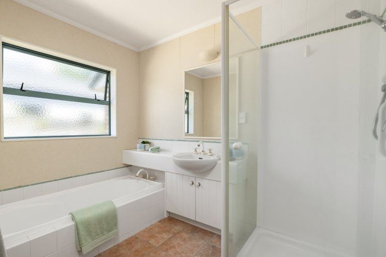 Photo of property in 1 Hadleigh Place, Bethlehem, Tauranga, 3110