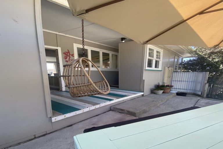 Photo of property in 232 Maunsell Road, Port Waikato, Tuakau, 2695