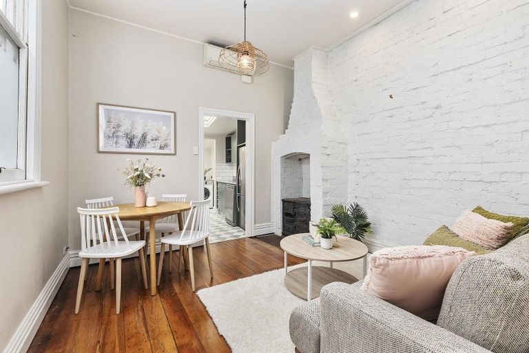 Photo of property in 26 Edinburgh Terrace, Berhampore, Wellington, 6023