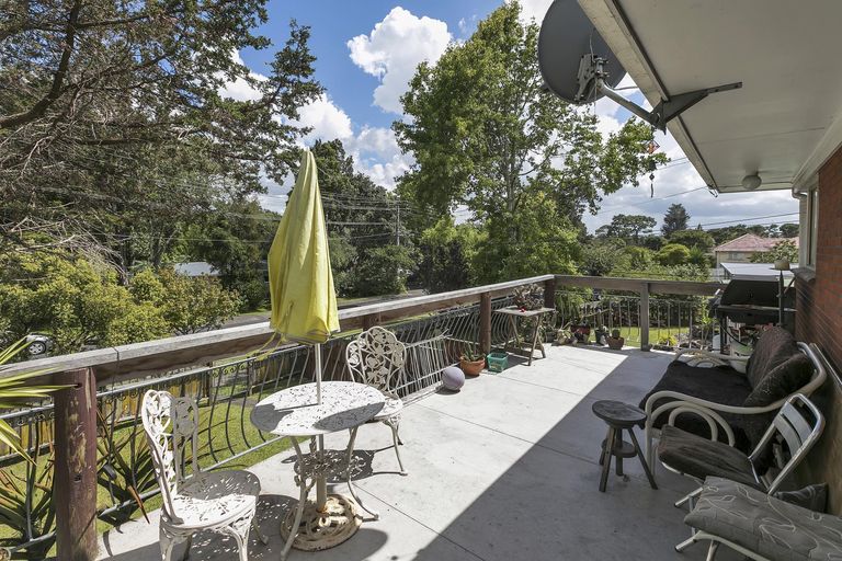 Photo of property in 1/75 Sabulite Road, Kelston, Auckland, 0602