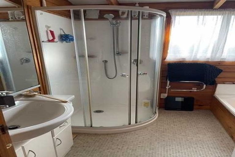 Photo of property in 28 Riverside Drive, Waiuku, 2123