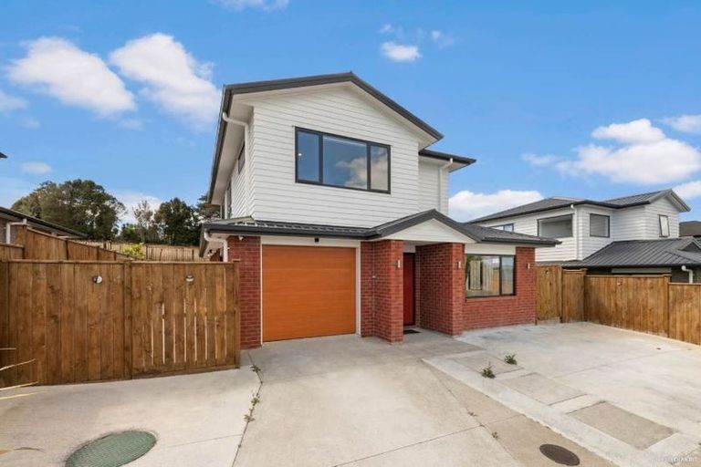Photo of property in 42 Accolage Boulevard, Kumeu, 0810