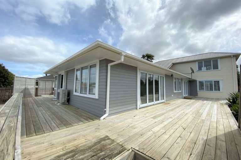 Photo of property in 67 Waipani Road, Te Atatu Peninsula, Auckland, 0610