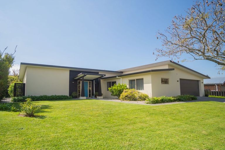 Photo of property in 47 Oteki Park Drive, Welcome Bay, Tauranga, 3112