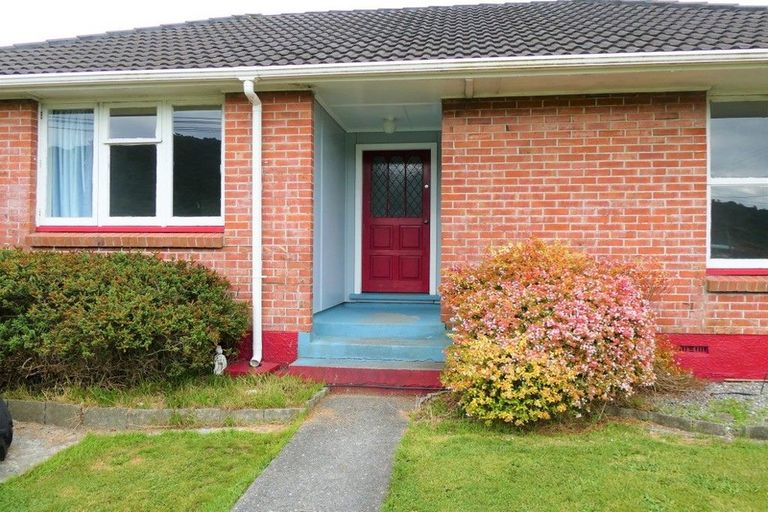 Photo of property in 84 Hall Street, Cobden, Greymouth, 7802