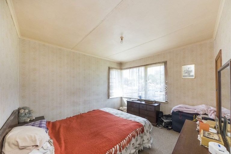 Photo of property in 17 Buick Crescent, Awapuni, Palmerston North, 4412