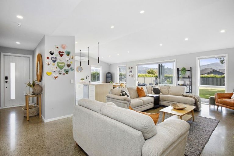 Photo of property in 36 Hopkirk Avenue, Wallaceville, Upper Hutt, 5018