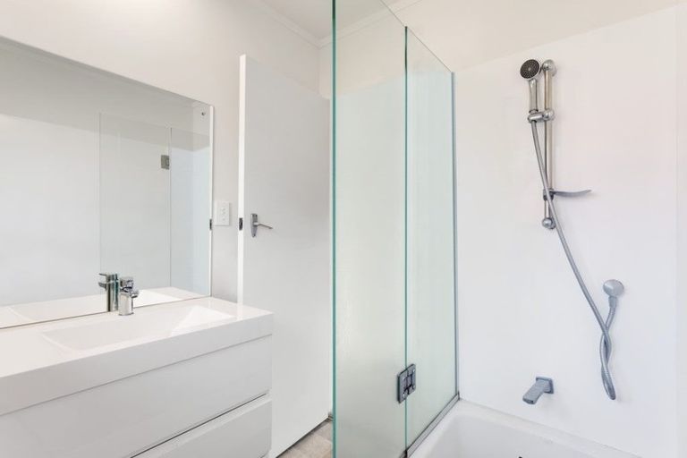 Photo of property in 3/6 Miro Street, New Lynn, Auckland, 0600