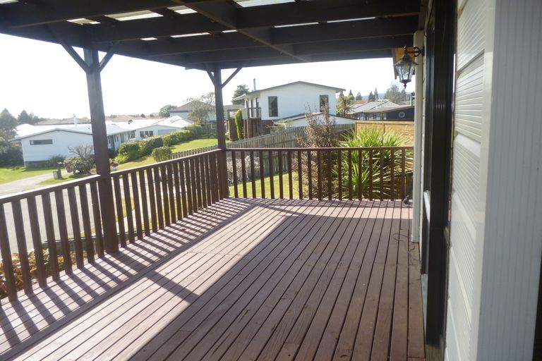 Photo of property in 21 Burton Place, Owhata, Rotorua, 3010