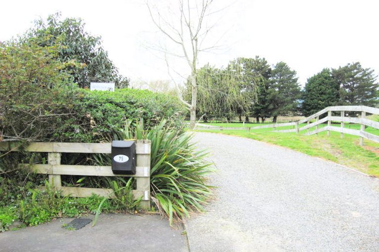 Photo of property in 75 Makora Road, Otaihanga, Paraparaumu, 5036