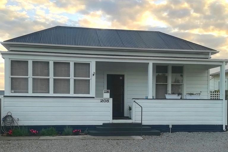 Photo of property in 208 Lyndon Road West, Hastings, 4122