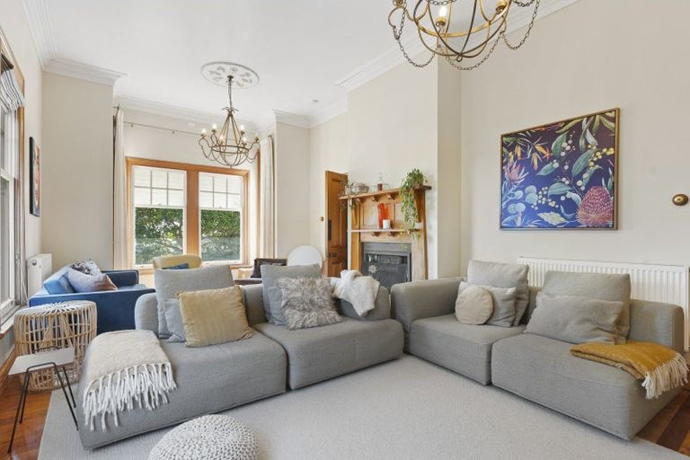 Photo of property in 62 Gilbert Street, New Plymouth, 4310