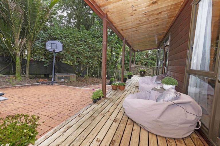 Photo of property in 566 Scenic Drive, Waiatarua, Auckland, 0612