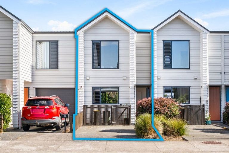 Photo of property in 65 Glidepath Road, Hobsonville, Auckland, 0616