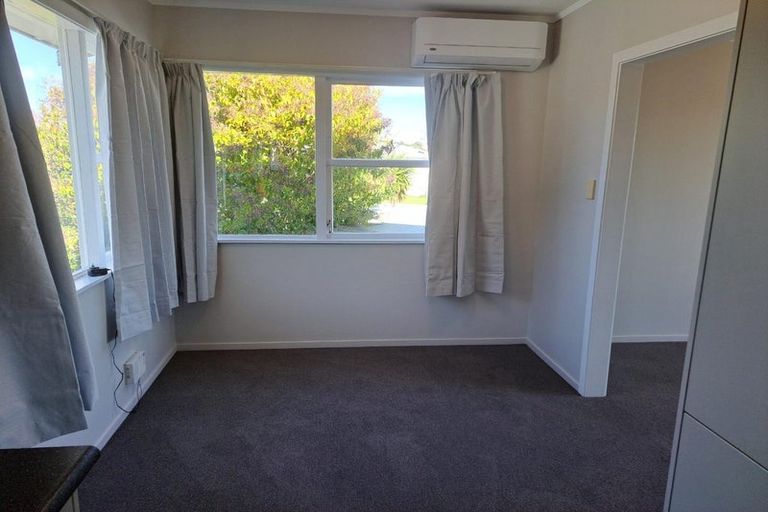 Photo of property in 100 Barrys Road, Glendene, Auckland, 0602