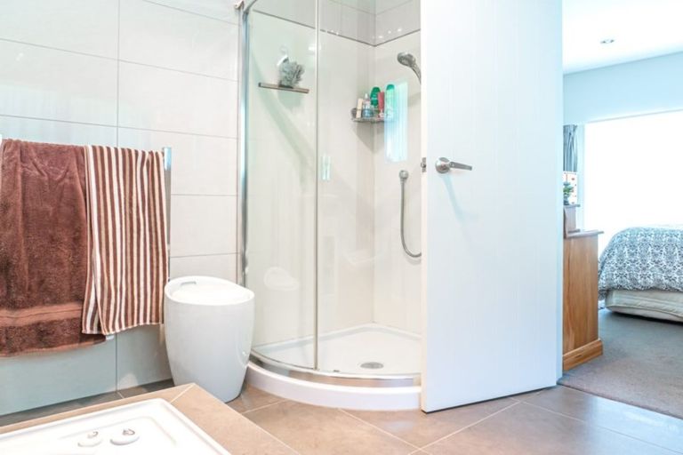 Photo of property in 18 Lithgow Drive, Otamatea, Whanganui, 4500