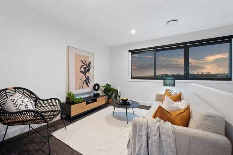 Photo of property in 9 Ridgelea Road, Long Bay, Albany, 0792