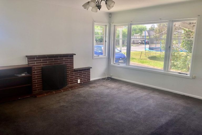 Photo of property in 40 Flanshaw Road, Te Atatu South, Auckland, 0610