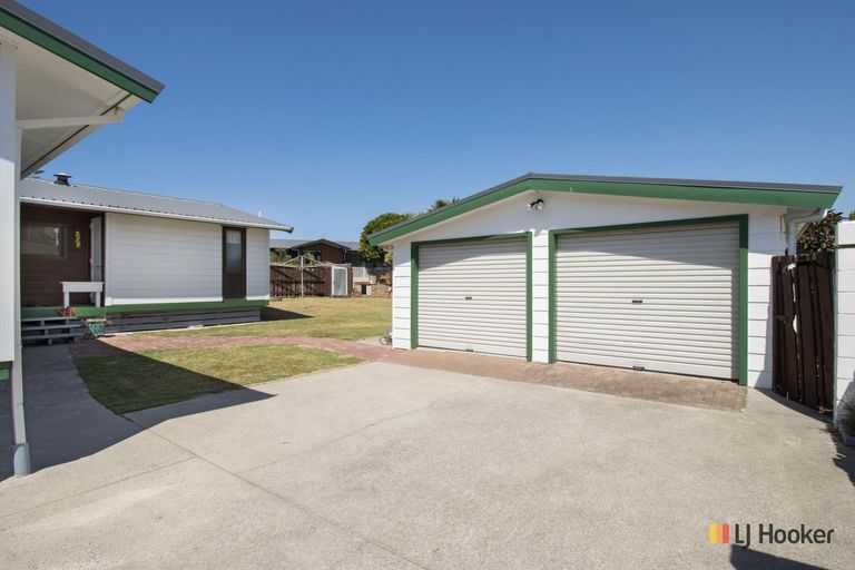 Photo of property in 28 Snell Crescent, Waihi Beach, 3611