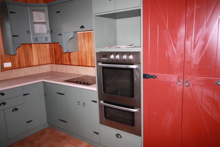 Photo of property in 24 Surrey Crescent, Hokowhitu, Palmerston North, 4410