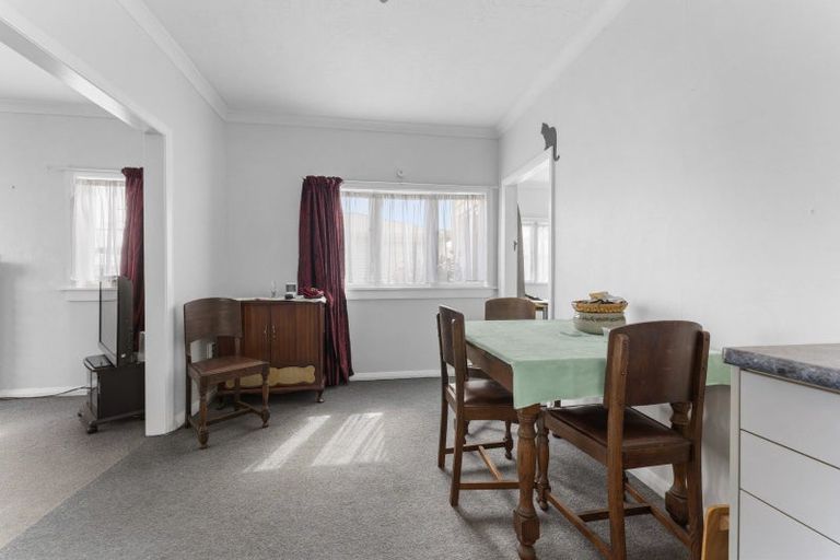 Photo of property in 13 Mckenzie Street, Levin, 5510