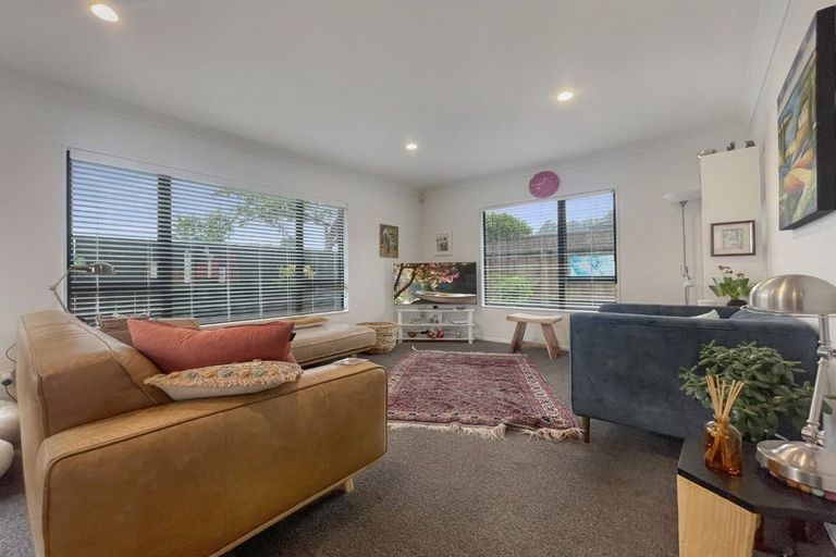 Photo of property in 2/358 Waiwhetu Road, Fairfield, Lower Hutt, 5011