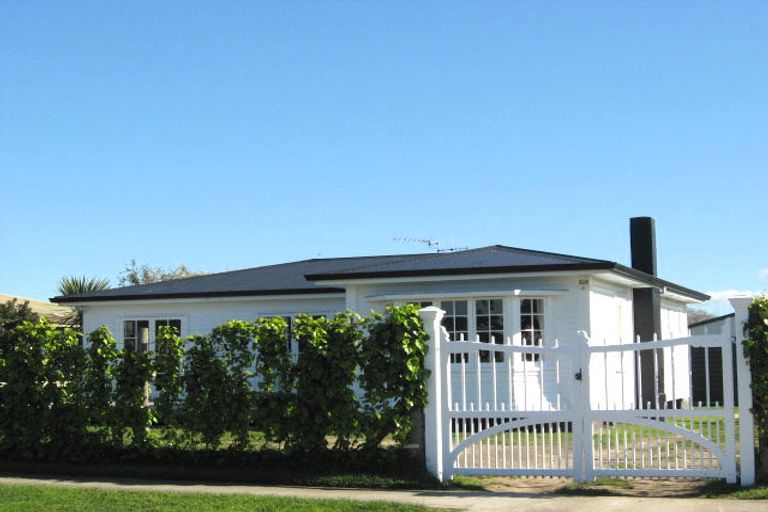 Photo of property in 14 Taniwharau Street, Huntly, 3700