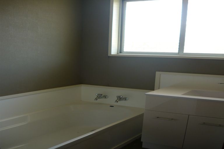 Photo of property in 24 Paul Street, Waimate, 7924