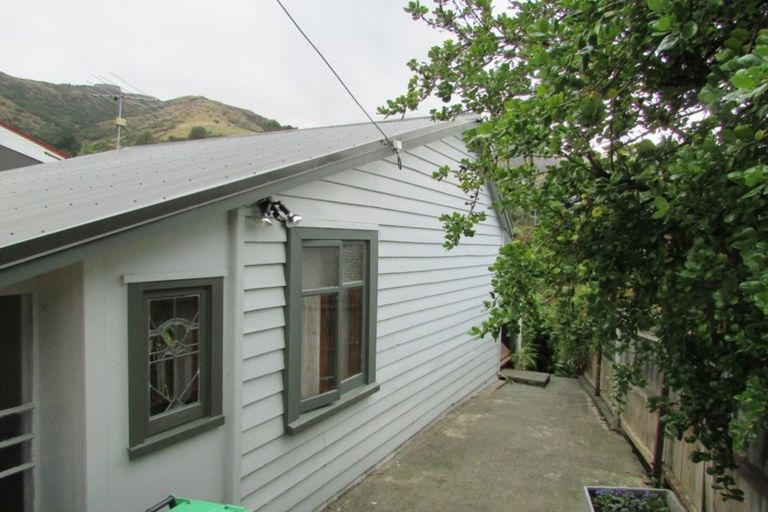 Photo of property in 24 Ticehurst Road, Lyttelton, 8082
