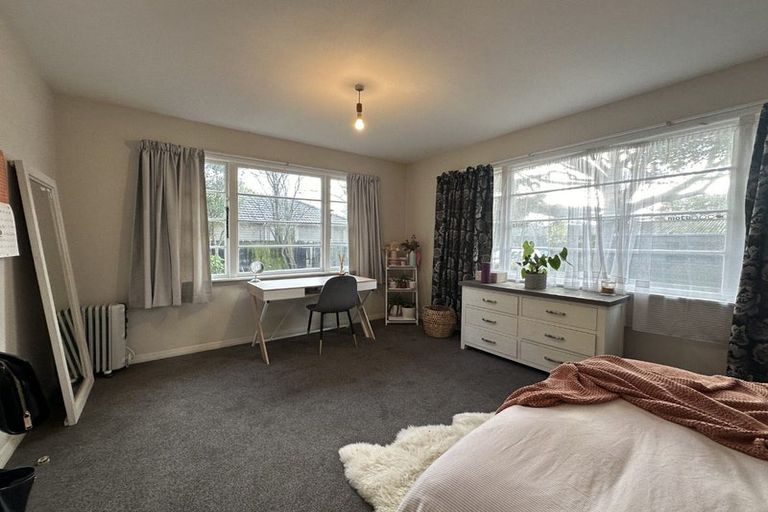 Photo of property in 43 Kirkwood Avenue, Upper Riccarton, Christchurch, 8041