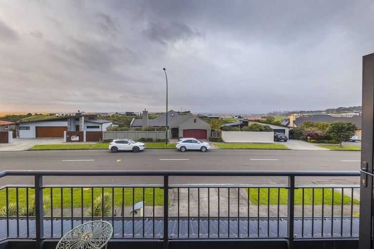 Photo of property in 56 Ruapehu Drive, Fitzherbert, Palmerston North, 4410