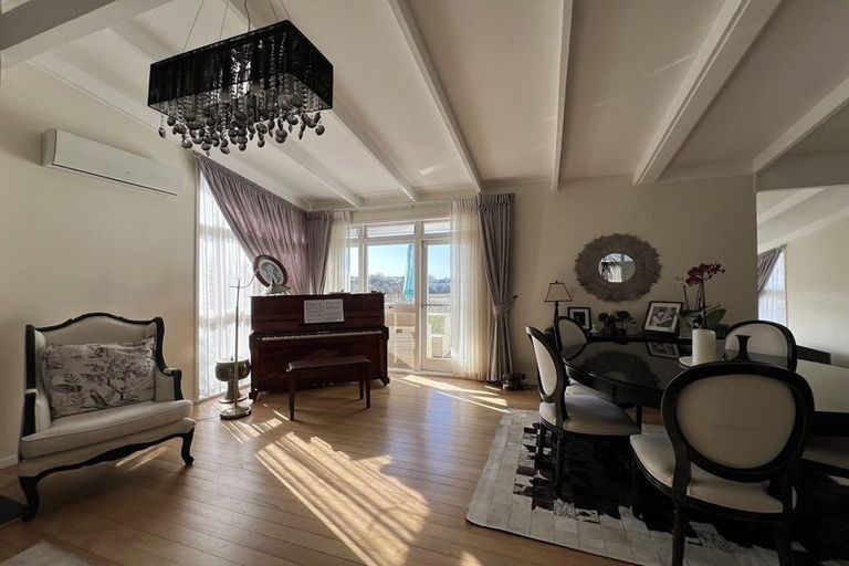 Photo of property in 1/44 Deuxberry Avenue, Northcote, Auckland, 0627