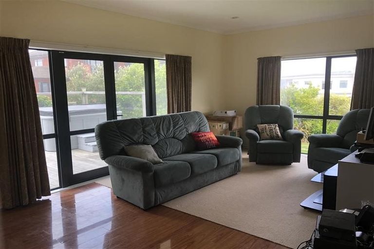 Photo of property in 39 Arahiwi Grove, Tirohanga, Lower Hutt, 5010