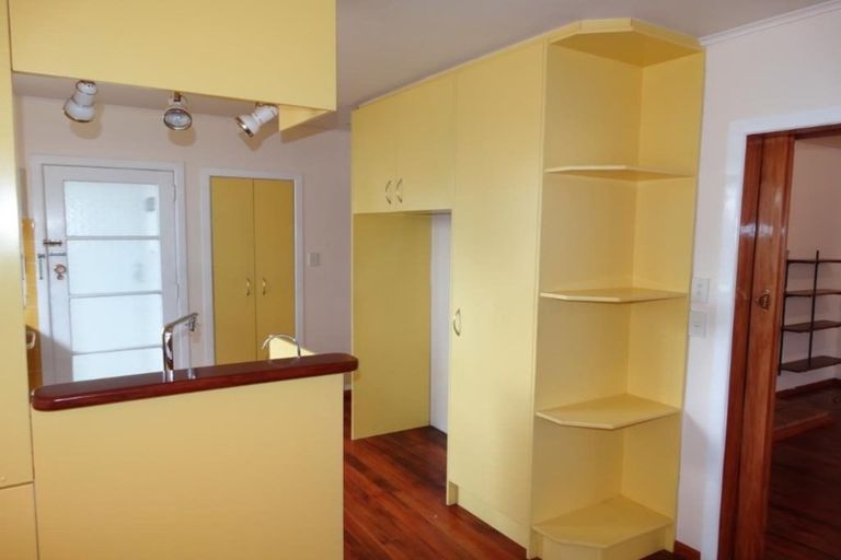 Photo of property in 22 Cron Avenue, Te Atatu South, Auckland, 0610