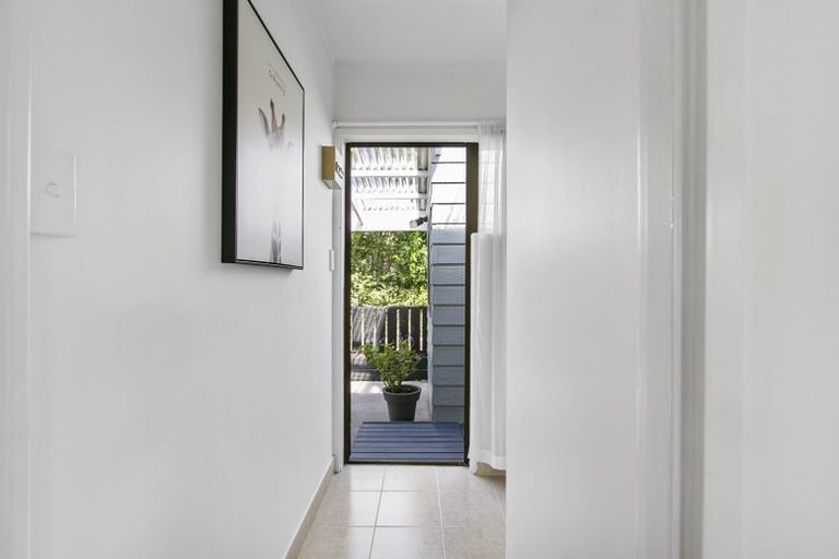 Photo of property in 1/37 View Road, Henderson, Auckland, 0612