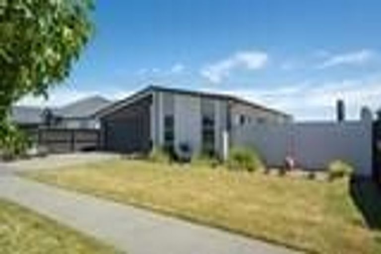 Photo of property in 35 Te Whenu Crescent, Marshland, Christchurch, 8083